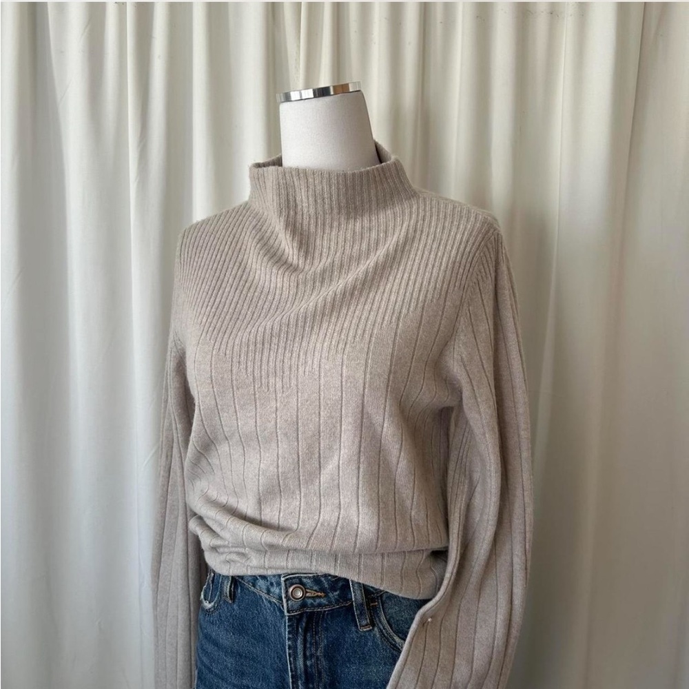 Nanette Lepore 100% 2-ply cashmere mock neck sweater Meduim. - Picture 6 of 8